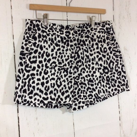 2/$30 J. Crew Black White Animal Print Linen Blend Ruffle Shorts - Picture 3 of 11